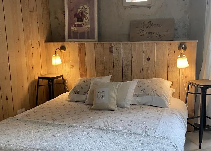 Le Logis De La Grange Aux De L'etang Des Noues, Apartmanhotel