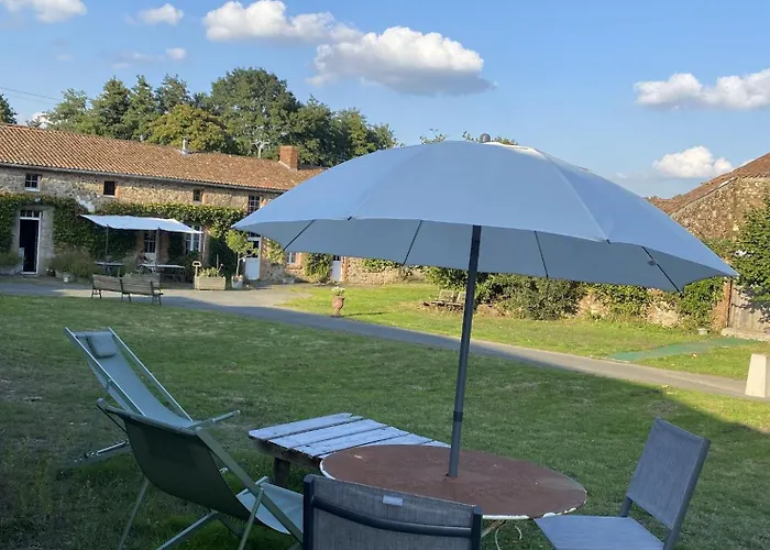 Le Logis De La Grange Aux De L'etang Des Noues, Aparthotel Cholet